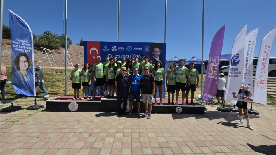 BÜYÜKŞEHİR BELEDİYESPOR KANOCULARINDAN 12 MADALYA