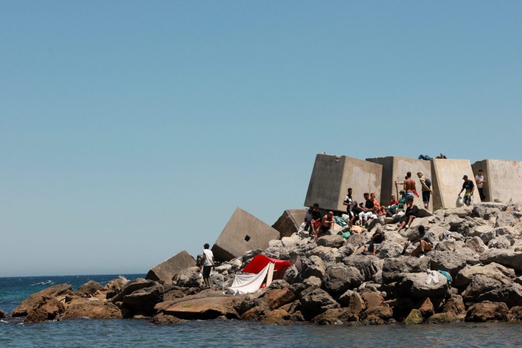 Ceuta çevresinde sınır güvenliği ve sosyal medya kaynaklı alarm