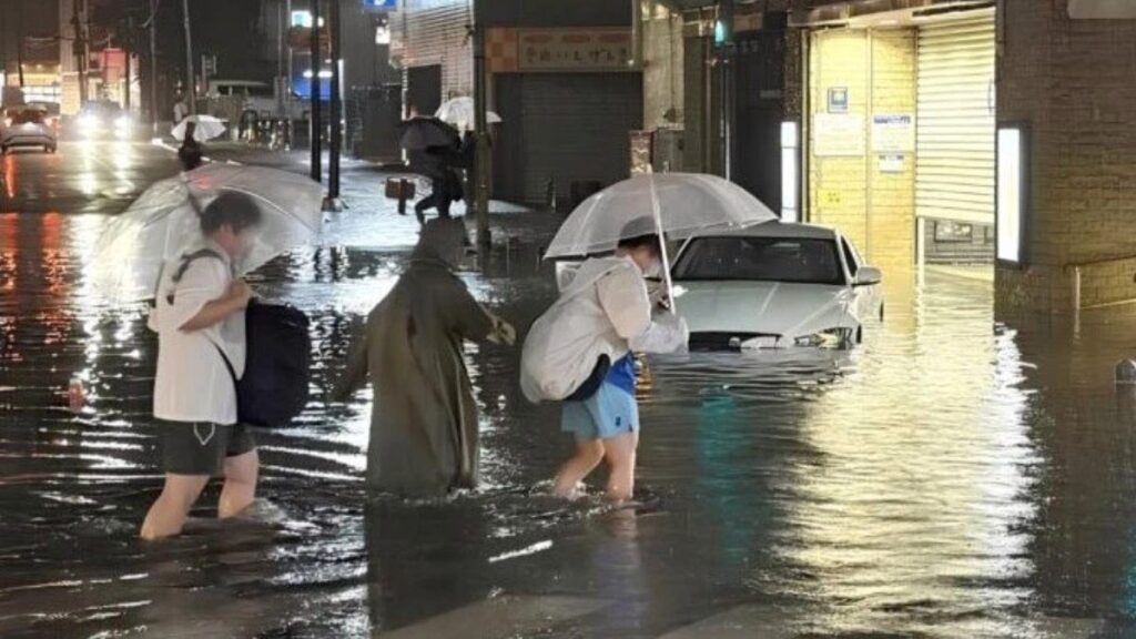 Chiba’yı Vuran Şiddetli Sağanak