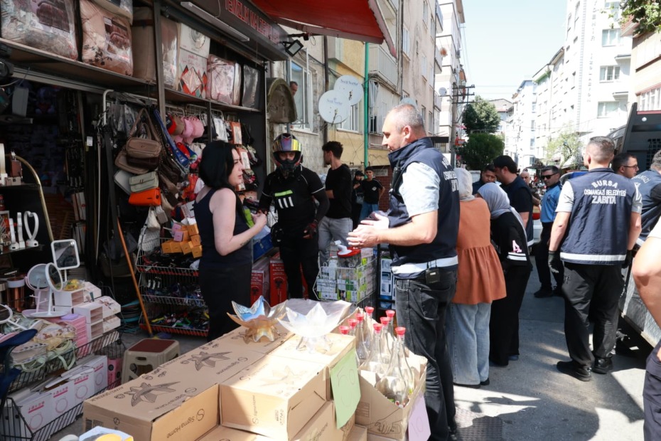 Osmangazi’de Kaldırımlar İşgalden Temizlendi