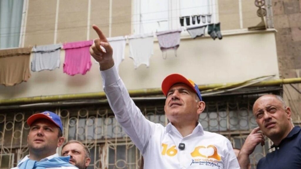 Paşinyan yeniden başbakan, yeni kabine onaylandı