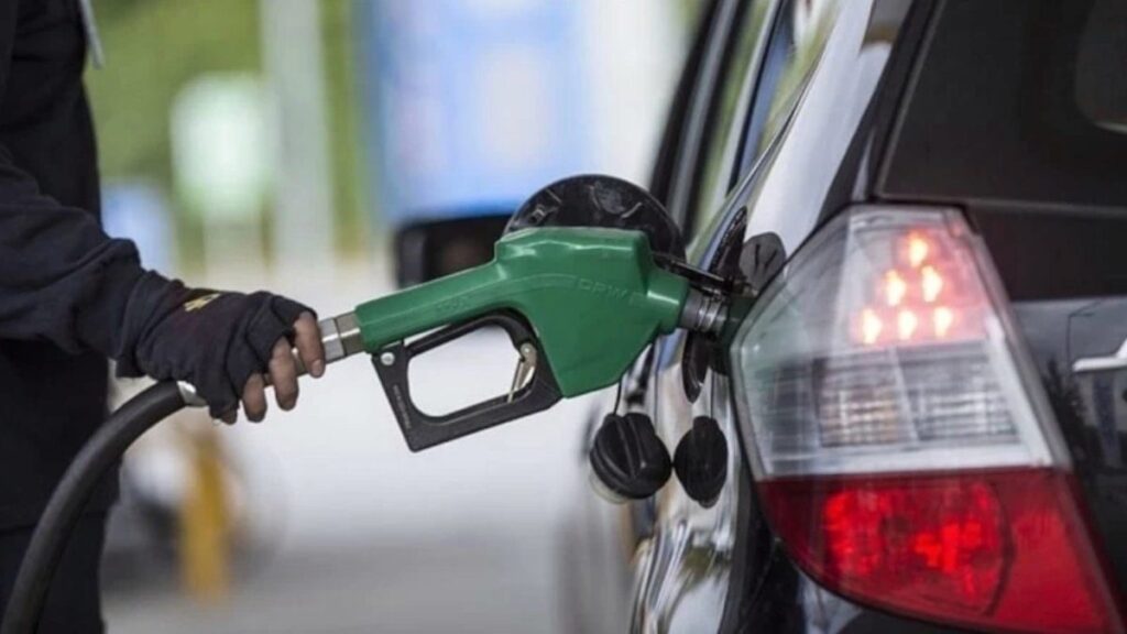 Petrol Fiyatlarında Sert Dalgalanma ve Akaryakıt Beklentileri