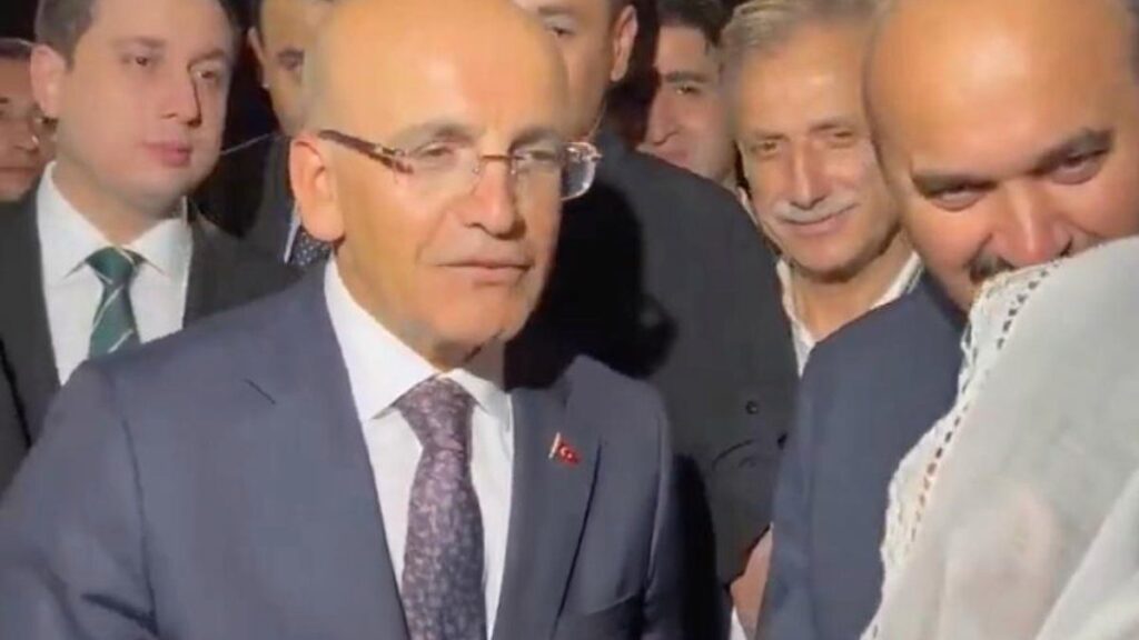 Şimşek’e Gercüş’te İşsizlik Derdini Anlatan Kadın