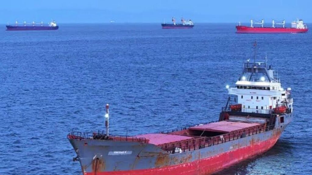 Tahran: Hürmüz Boğazı Kapalı