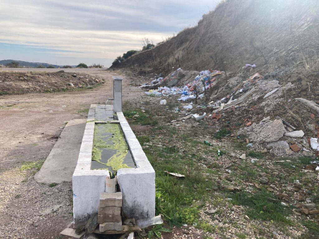 Karacabey-Yeniköy yolunda moloz tepkisi