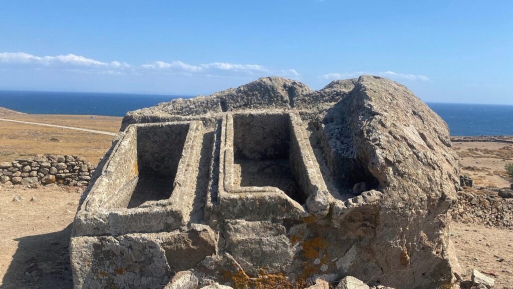 Gökçeada’daki 2,400 Yıllık İkiz Lahit