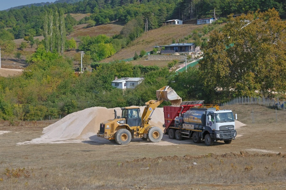 Osmangazi’nin 3 mahallesinde yollar yenileniyor