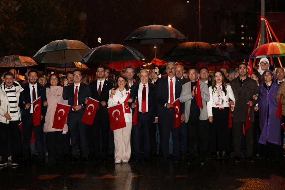 Binlerce Nilüferli Cumhuriyet’in 103’üncü yılında tek yürek oldu
