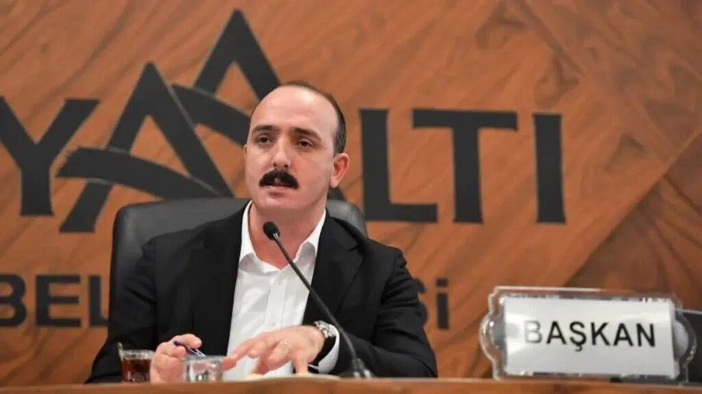 CHP’de 5 belediye başkanına disiplin süreci ve istifa