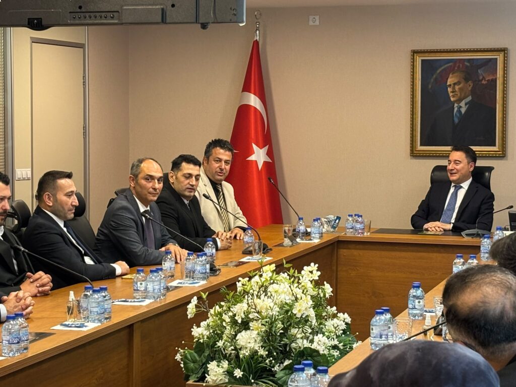 “Korkma Türkiye! Biz bu ülkeyi yönetmeye de, sorunları çözmeye de hazırız!”