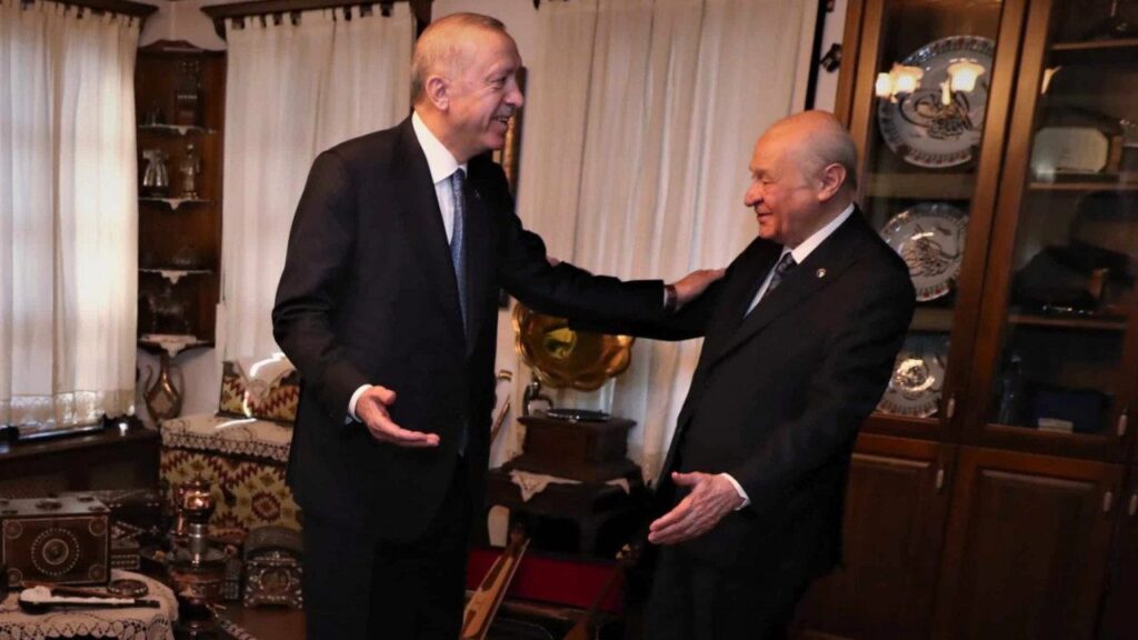 Özgür Özel’den Bahçeli’nin Mesajlarına Yorum