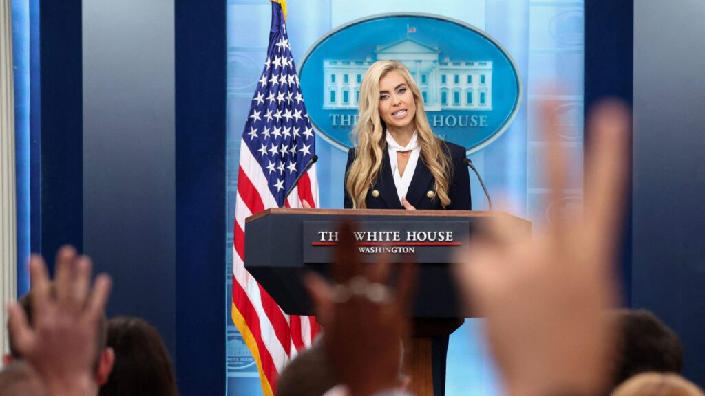 Trump’ın Yeni Beyaz Saray Sözcüsü: Katie Zacharia Atandı