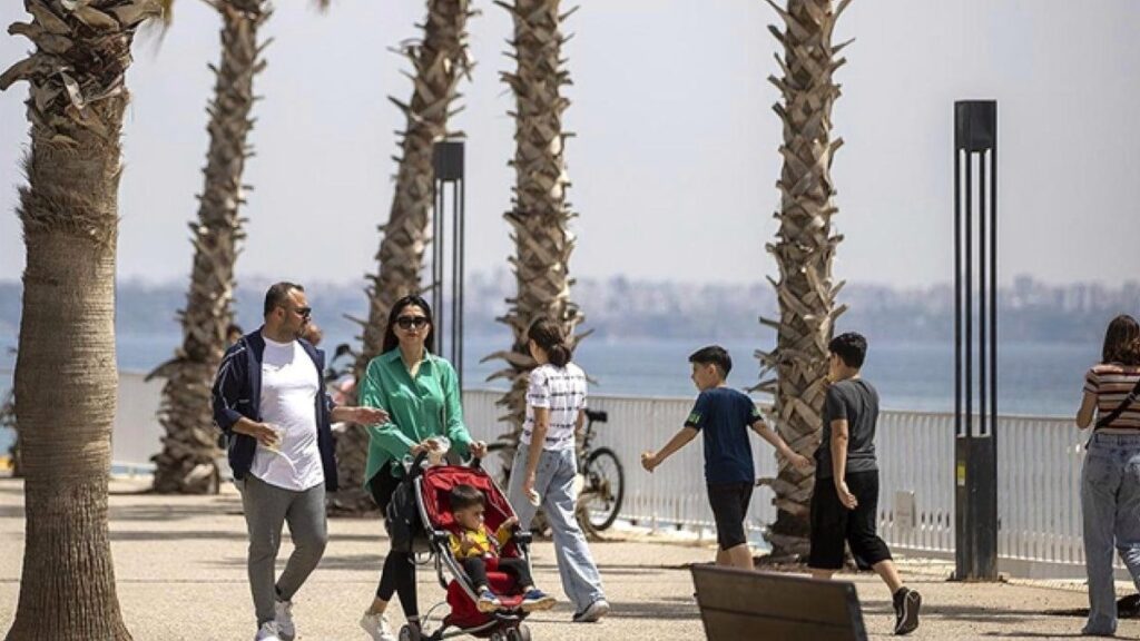 Yeni Haftada Hava: Güneyde Isı, Batıda Yağış