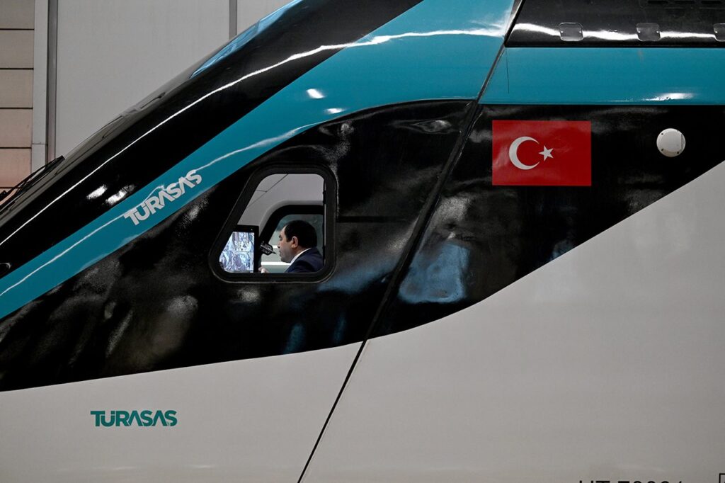 Yerli hızlı tren test sürüşleri devam ediyor